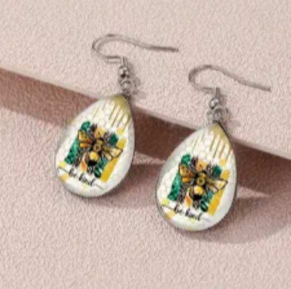 2/30$ Or 3/$35 Bee Preppy Colorful Crystal Glass Teardrop Earrings (#088) - Picture 1 of 4